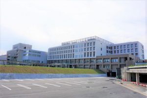 神奈川県総合リハビリテーションセンターの外観を撮影した画像。