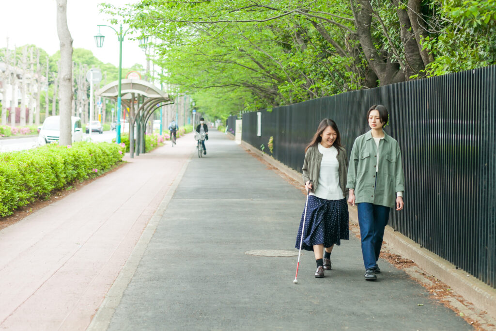 同行援護とは?支援内容や対象者・移動支援との違いを簡単に解説 | Spotlite